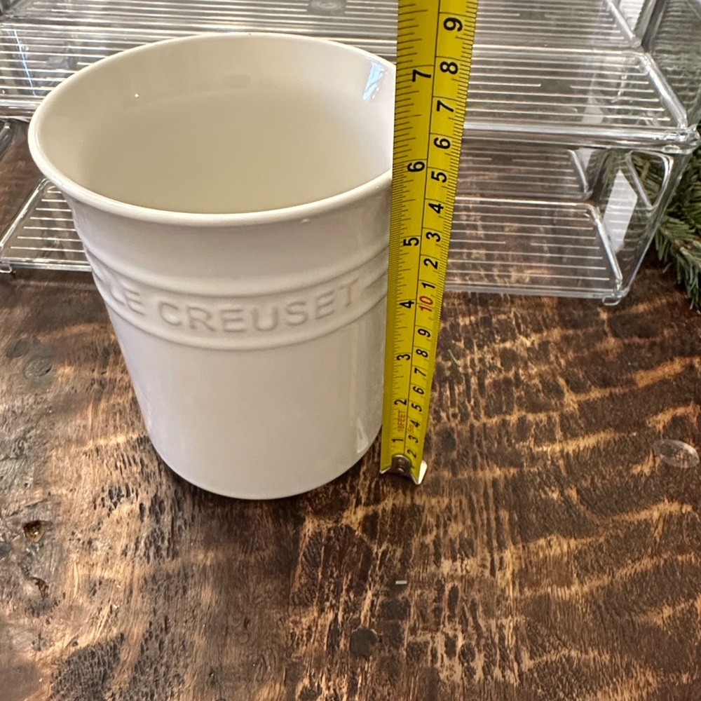 Le Creuset Classic White Stoneware Holder - Picture 2 of 4